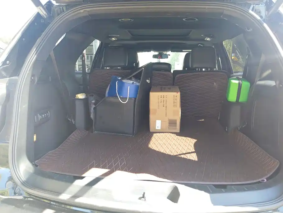 Photo 4 - Ford Explorer (Import)