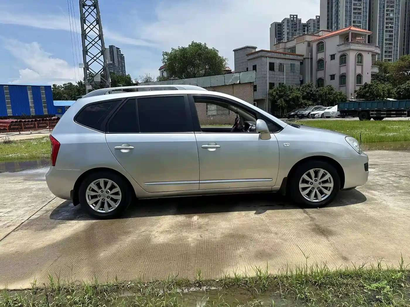 Kia Carens 2011 2.0L 7-Seater Automatic Standard фото 12