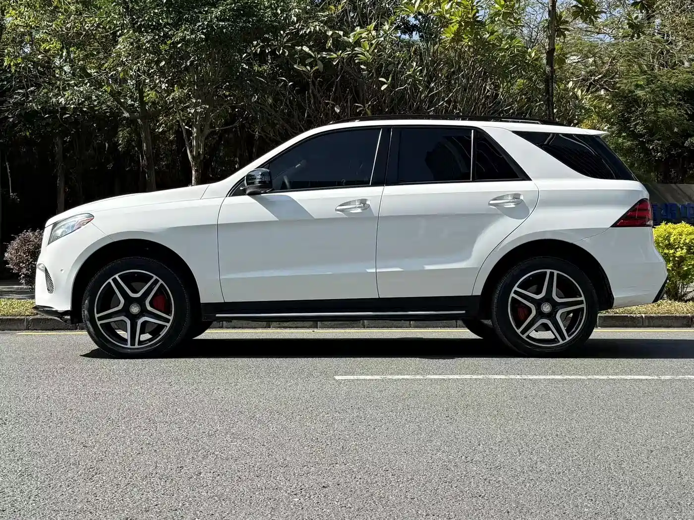 Mercedes-Benz GLE 2017 GLE 450 AMG 4MATIC фото 4