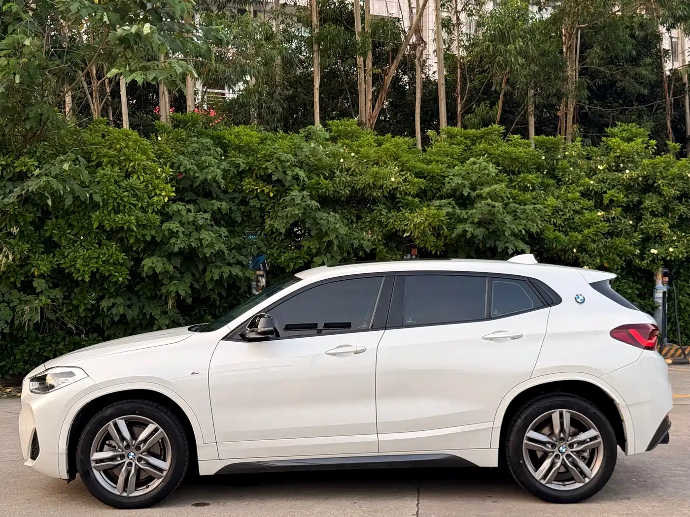 BMW X2 2023 sDrive25i M Sport Shadow Edition фото 6
