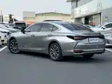 Фото 7 - Lexus ES