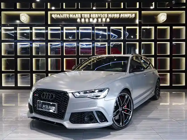 AUDI RS 6