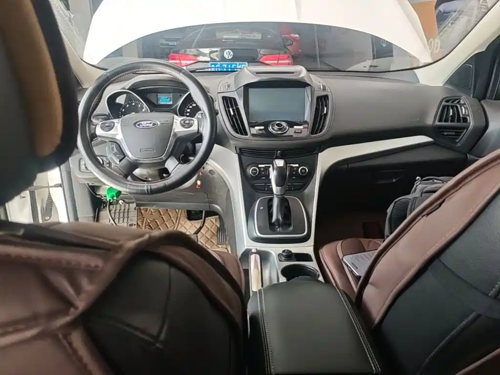 Фото 10 - Ford Kuga