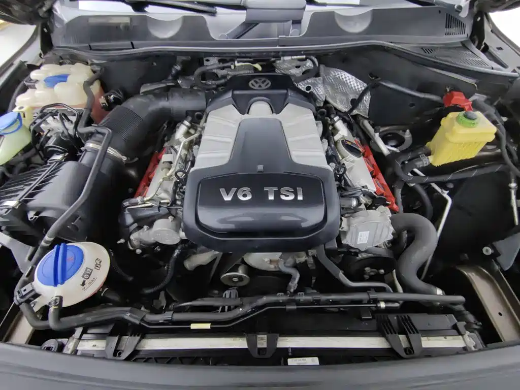Volkswagen Touareg 2012 2011 3.0TSI Standard