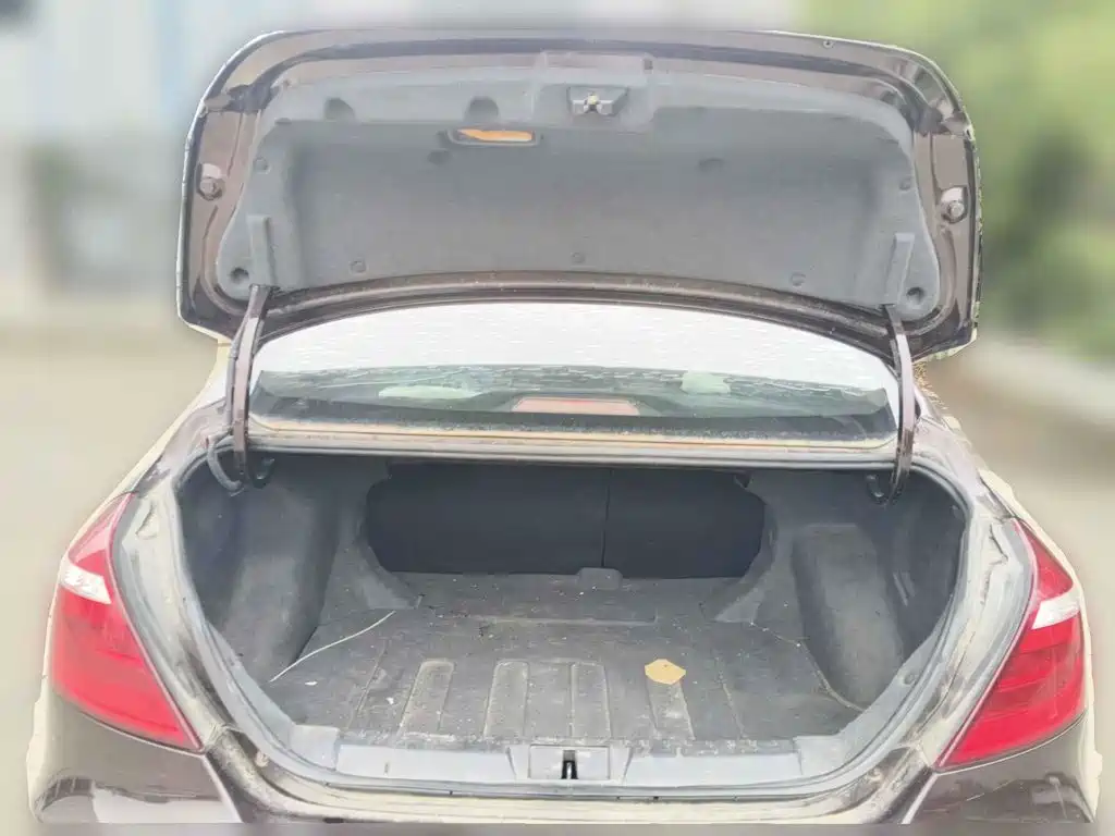 Photo 5 - Geely Emgrand