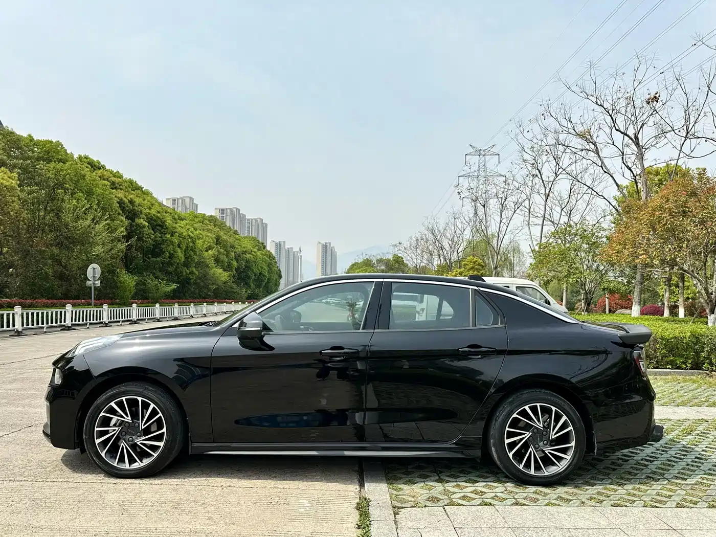 Lynk & Co 03 2021 2.0TD Auto Jin Plus фото 9