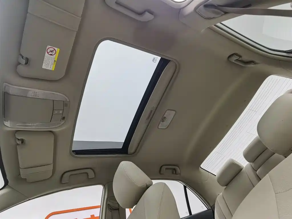 Toyota Corolla 2012 Styling Edition 1.8L CVT GL-i фото 14