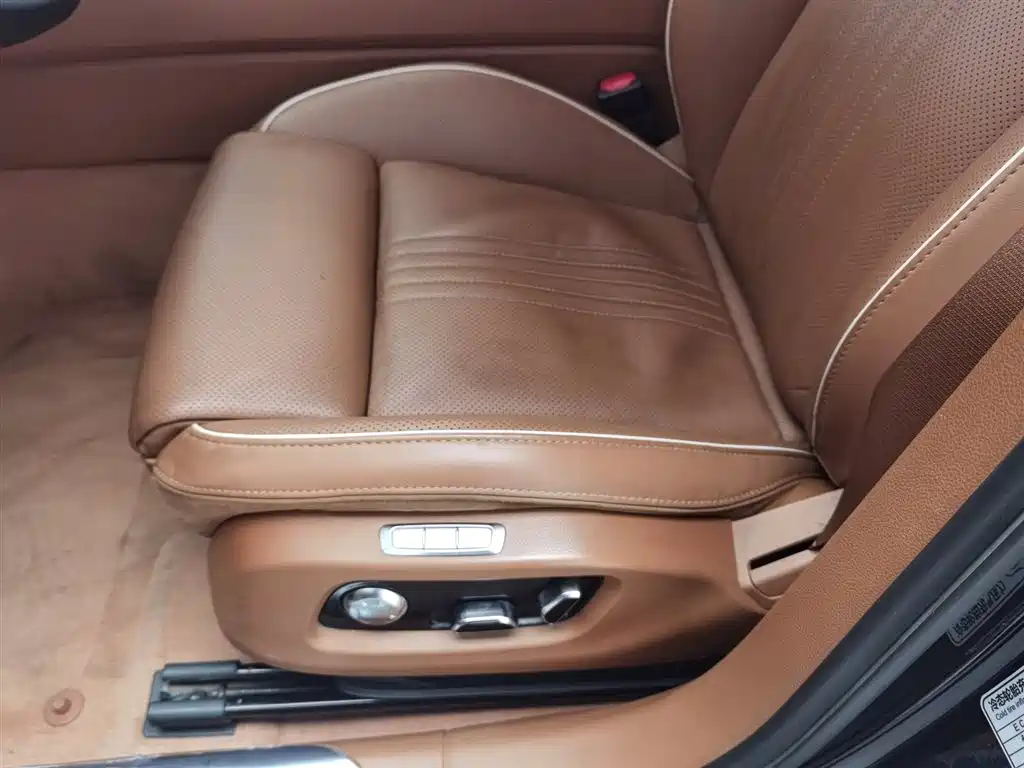Hongqi H9 2020 2.0T Smart Connection Qi Chang Edition фото 20