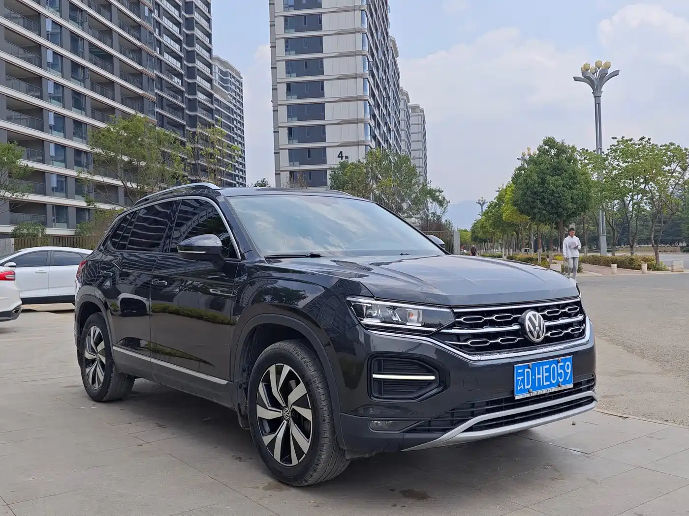 Volkswagen Tayron 2019 330TSI 4WD Luxury China VI фото 3