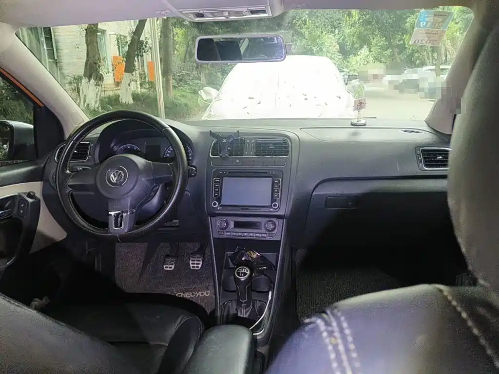 Фото 12 - Volkswagen Polo