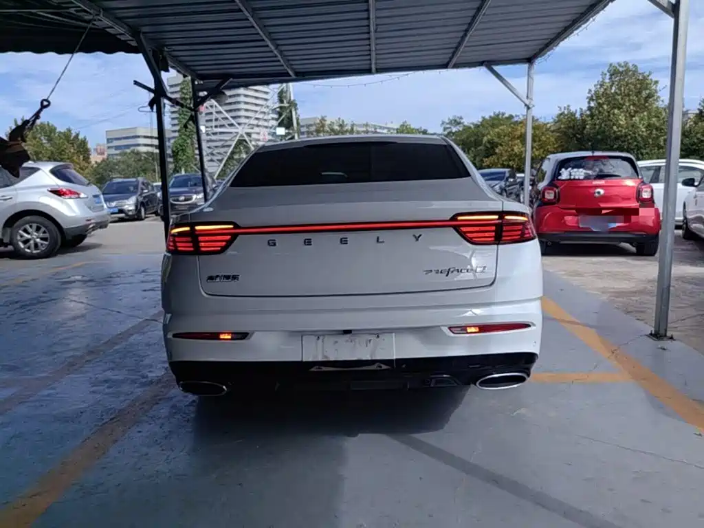Фото 6 - Geely Preface