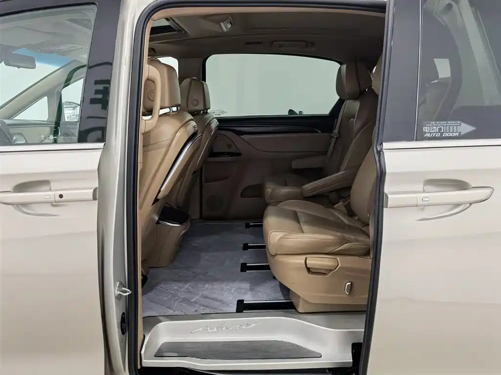 Buick GL8 2021 ES Landlord 653T Premium фото 15