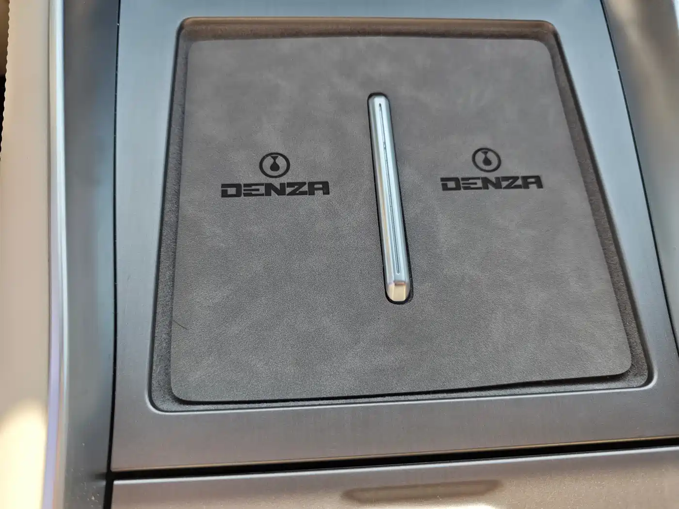 Denza N8L 2026 Model Prestige Edition фото 6