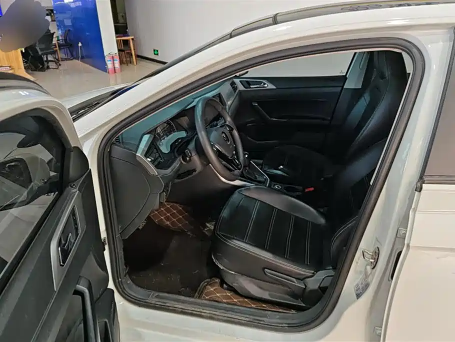 Volkswagen Polo 2021 Plus 1.5L Automatic Panorama Enjoyment Edition фото 9
