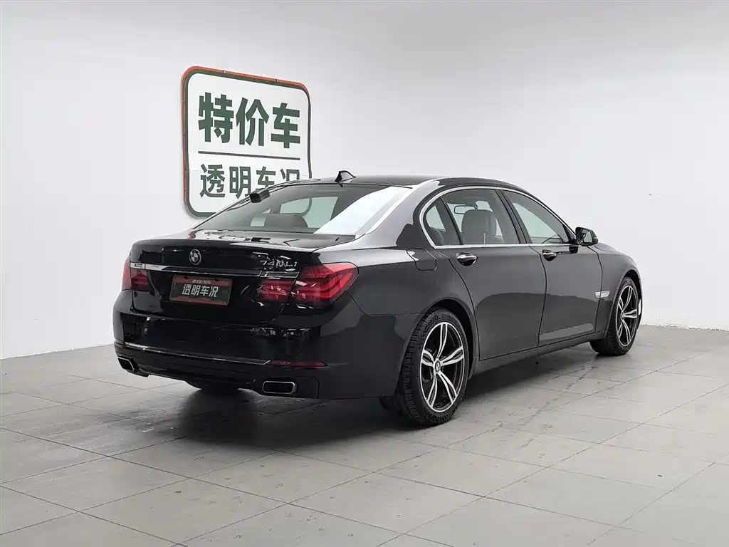 BMW 7 Series 2014 730Li Premium фото 2