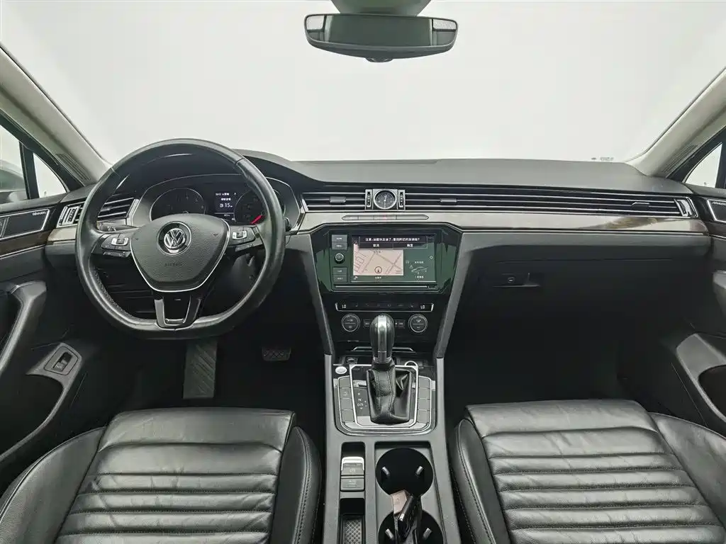 Volkswagen Magotan 2019 330TSI DSG Luxury China V фото 5