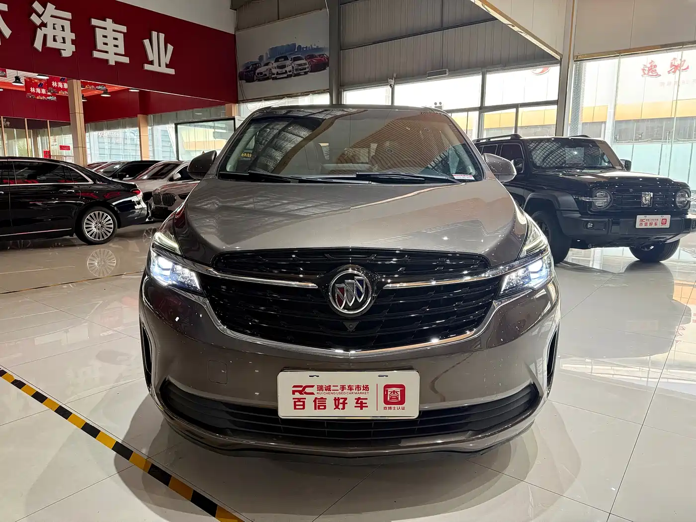 Buick GL8 2021 Land Business Class 652T Luxury фото 2