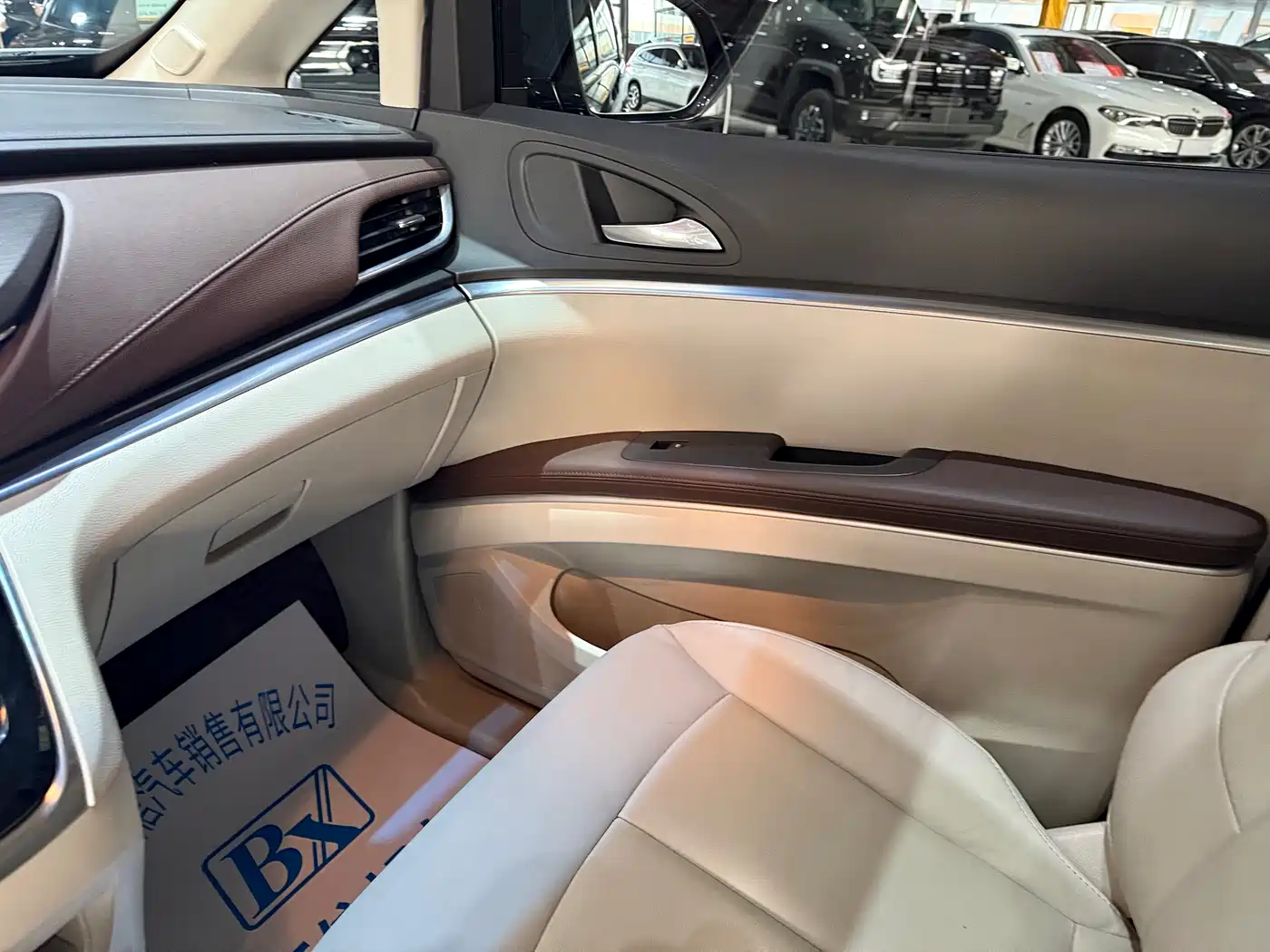 Buick GL8 2021 Land Business Class 652T Luxury фото 18