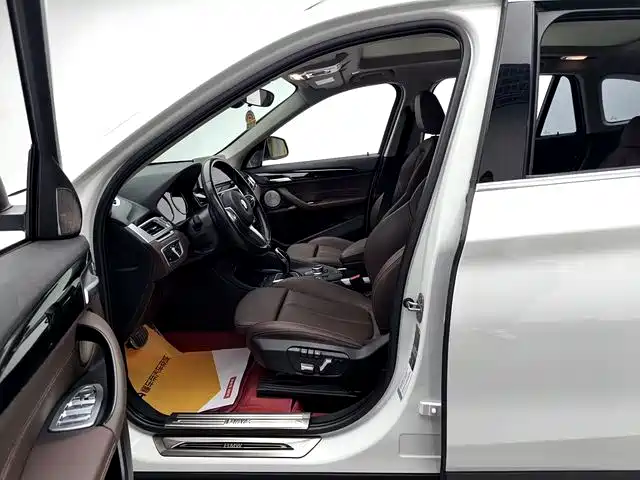 BMW X1 2022 sDrive25Li Leading фото 16
