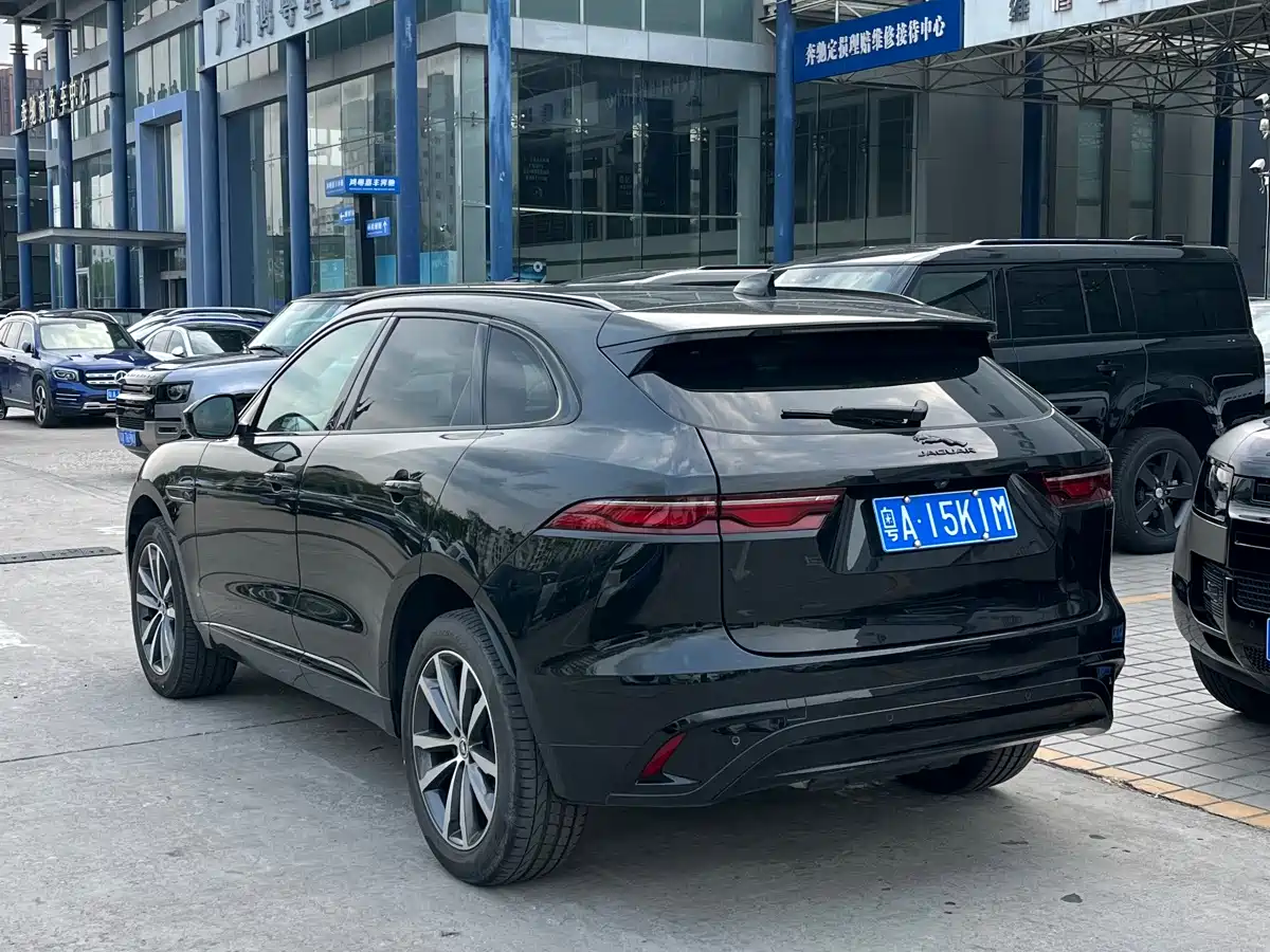 JAGUAR F-PACE