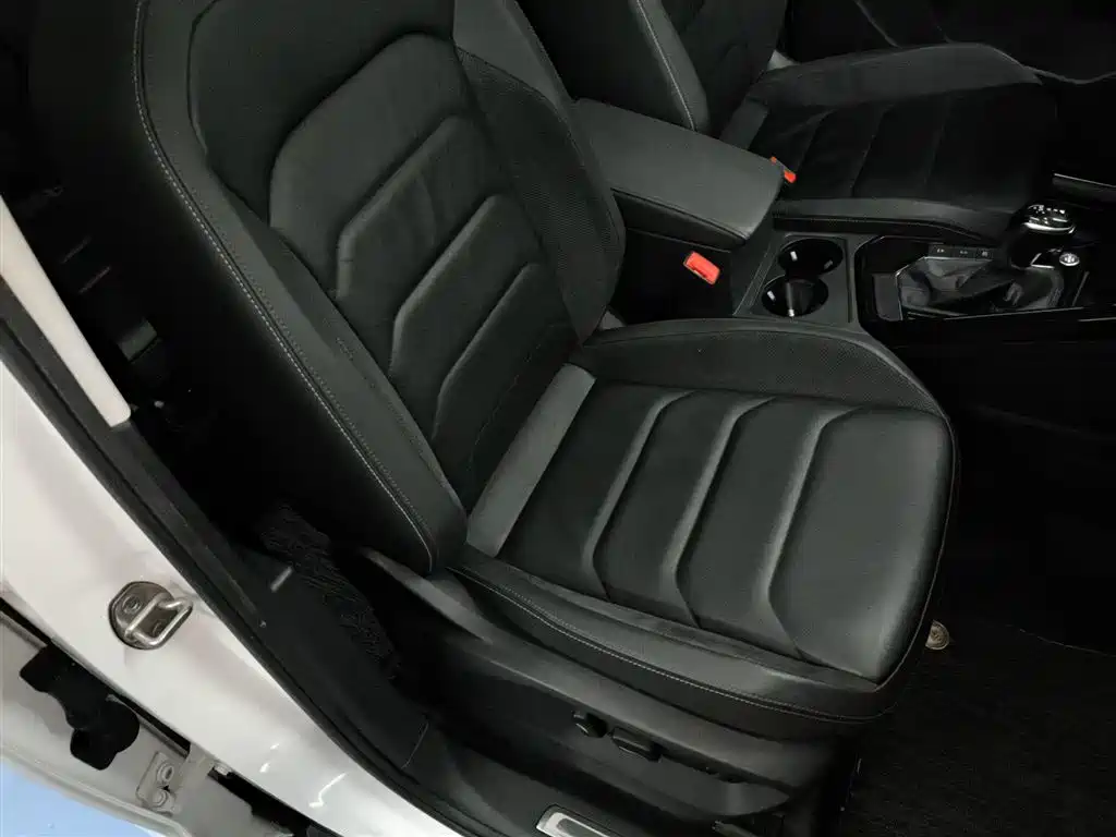 Volkswagen Tayron 2019 330TSI 2WD Luxury China VI фото 20