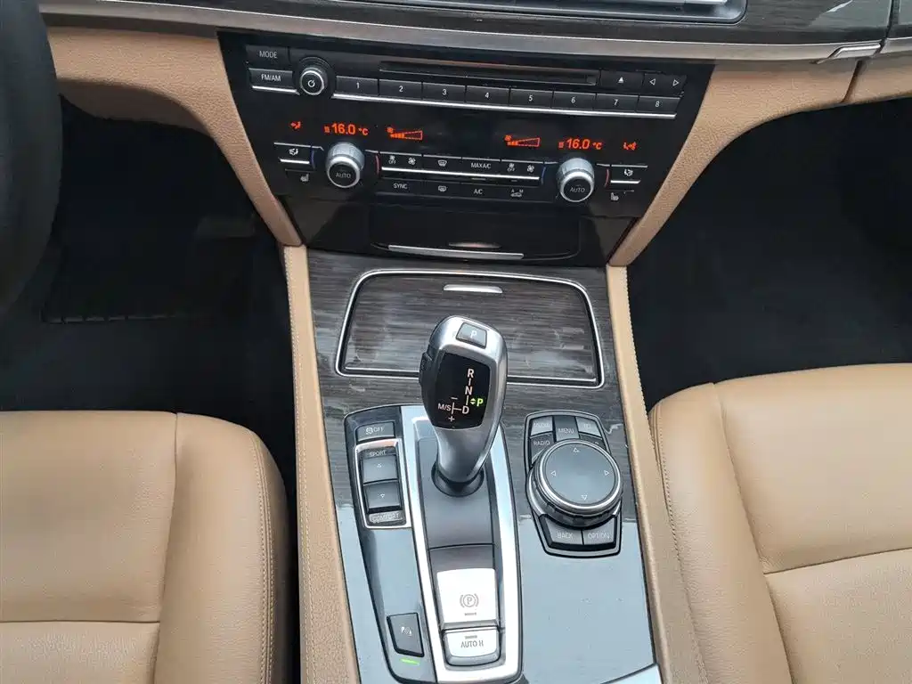BMW 7 Series 2014 730Li Premium фото 13