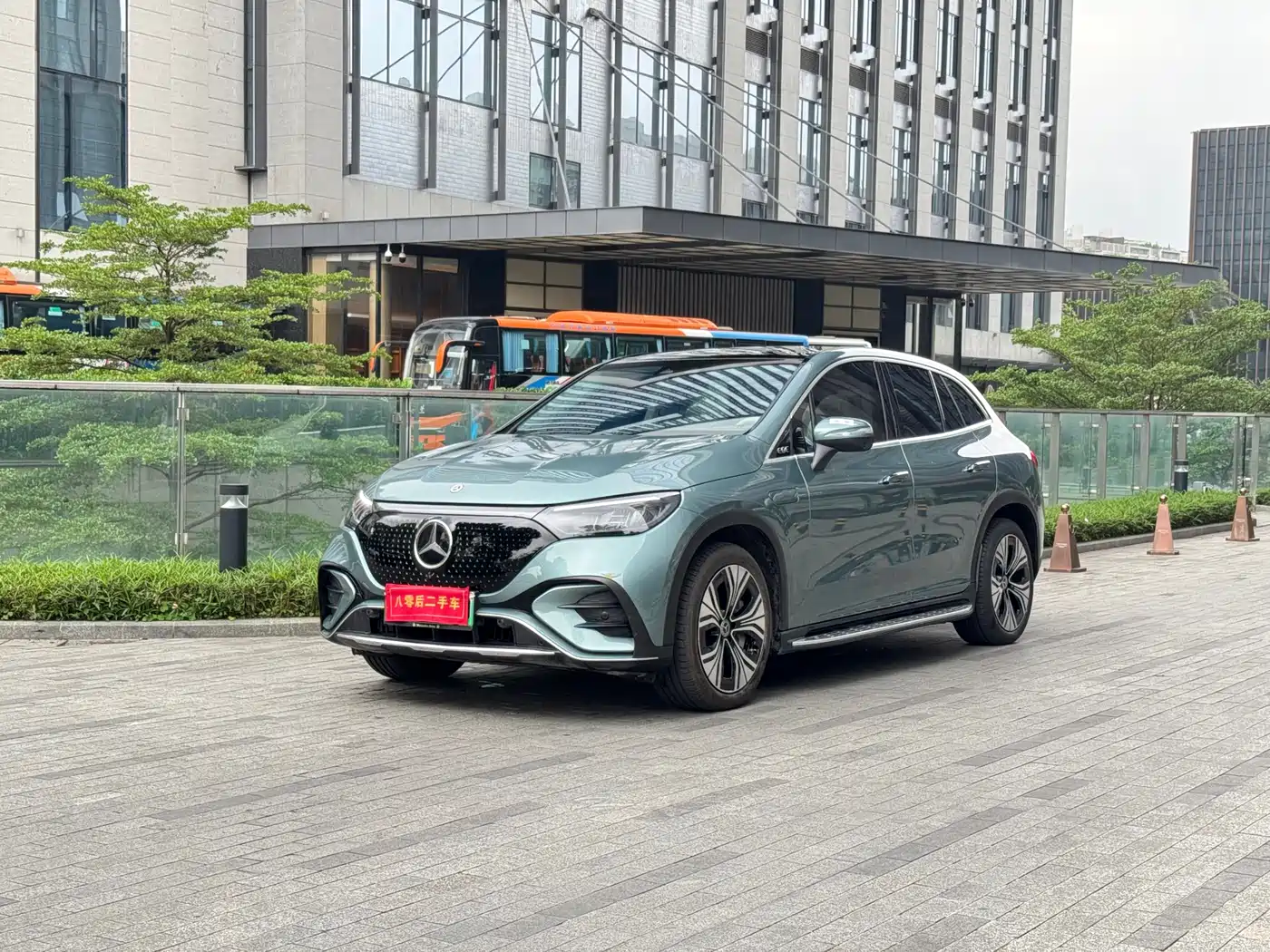 MERCEDES-BENZ EQE SUV