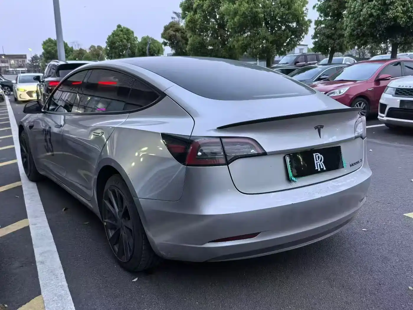 TESLA MODEL 3