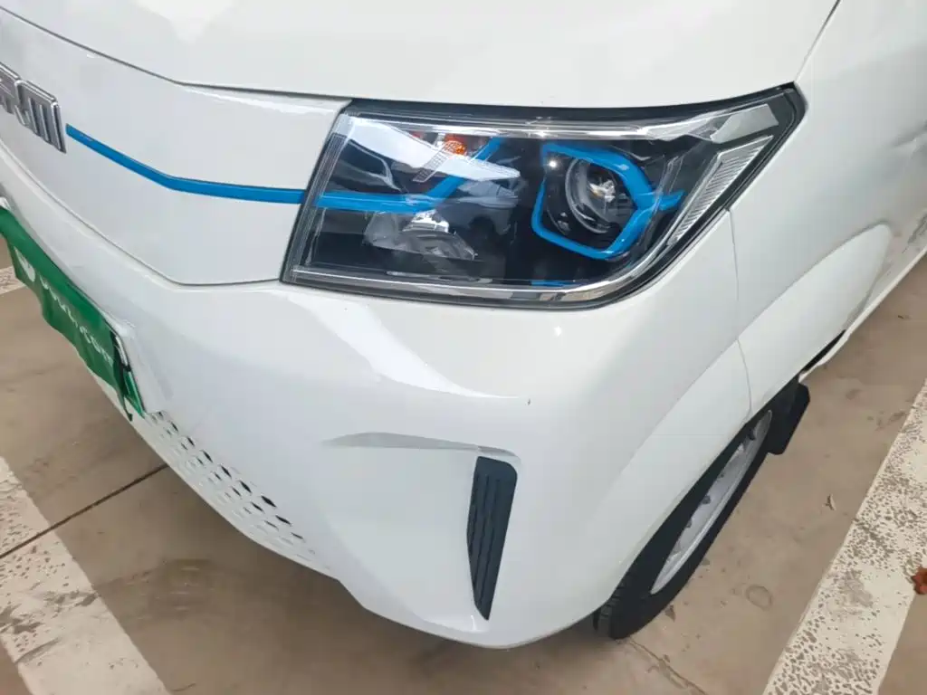 SRM Xinyuan Good Luck 2024 2023 Standard Passenger Vehicle