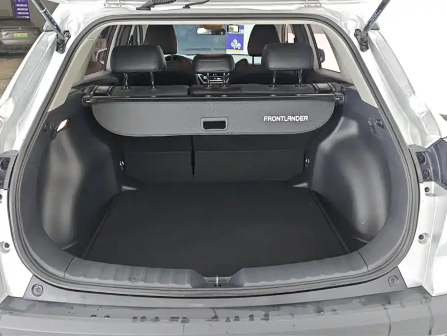 Toyota Frontlander 2023 2.0L CVT Leading Edition фото 4
