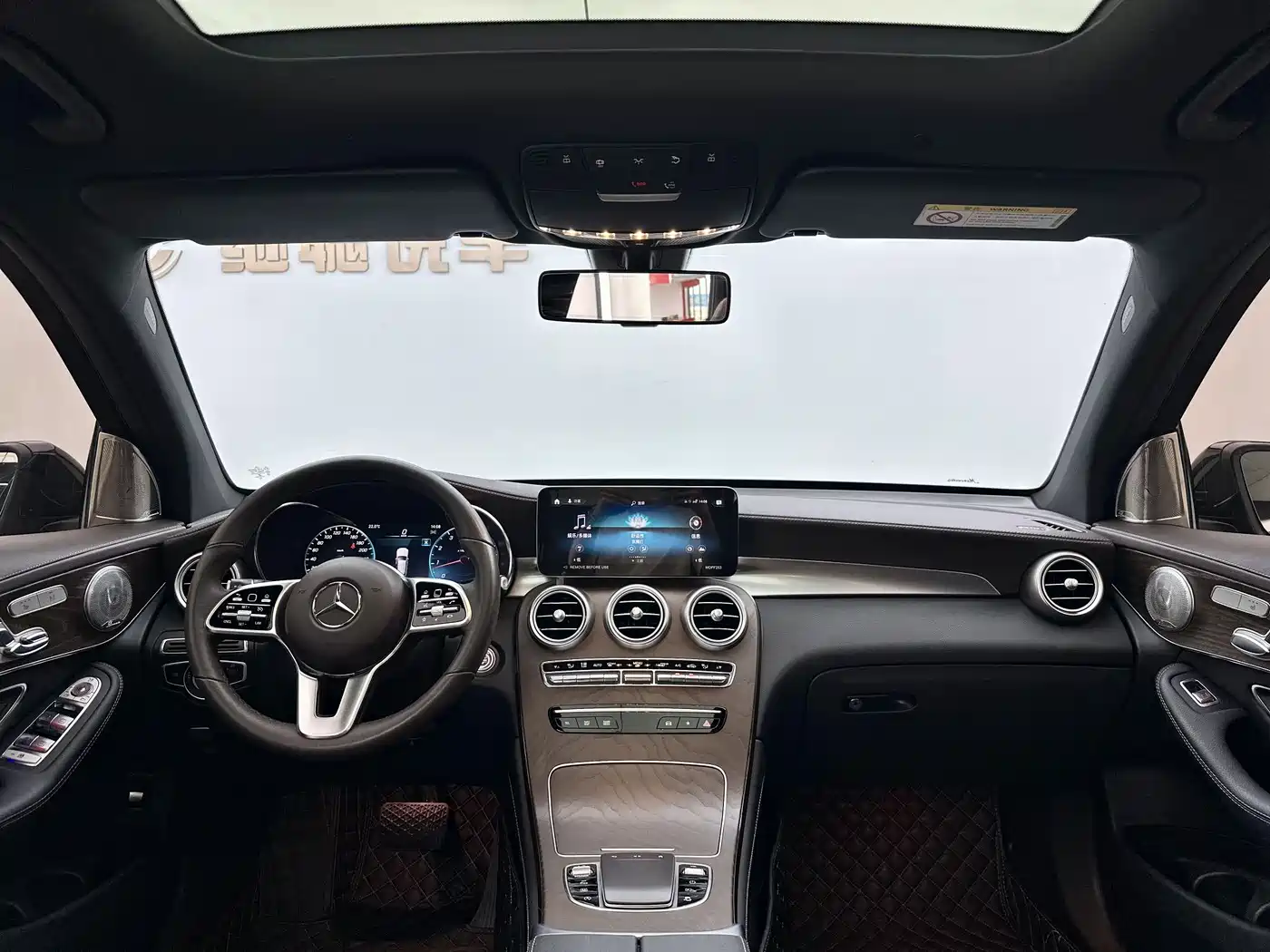Mercedes-Benz GLC 2022 Facelift GLC 260 L 4MATIC Luxury Model фото 13