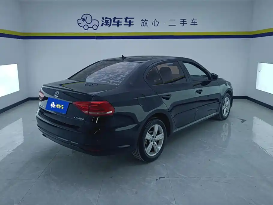 Volkswagen Lavida 2017 1.6L Automatic Trend Edition фото 3