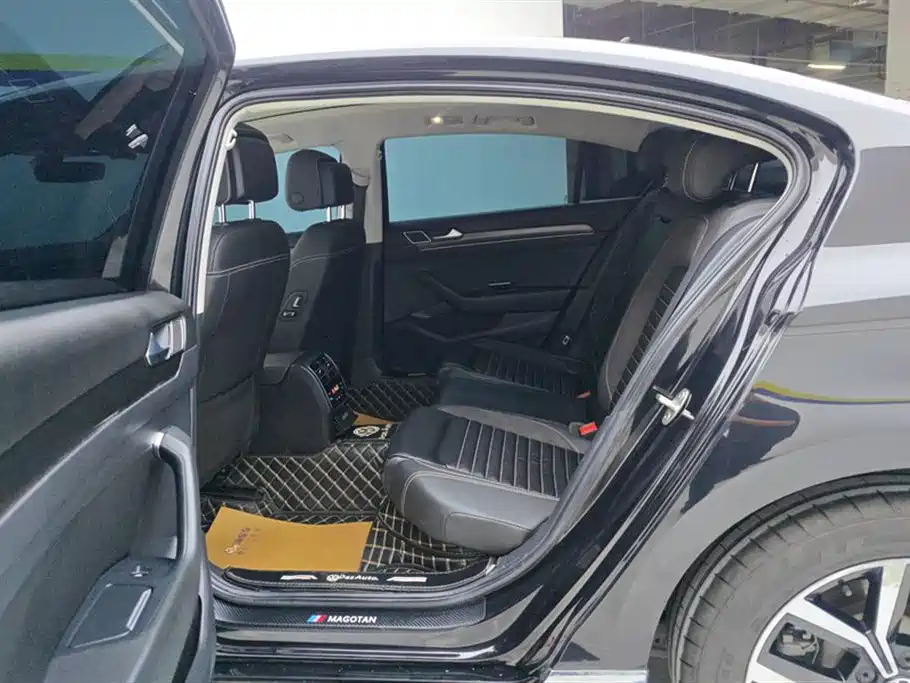 Volkswagen Magotan 2020 330TSI DSG Leading фото 11