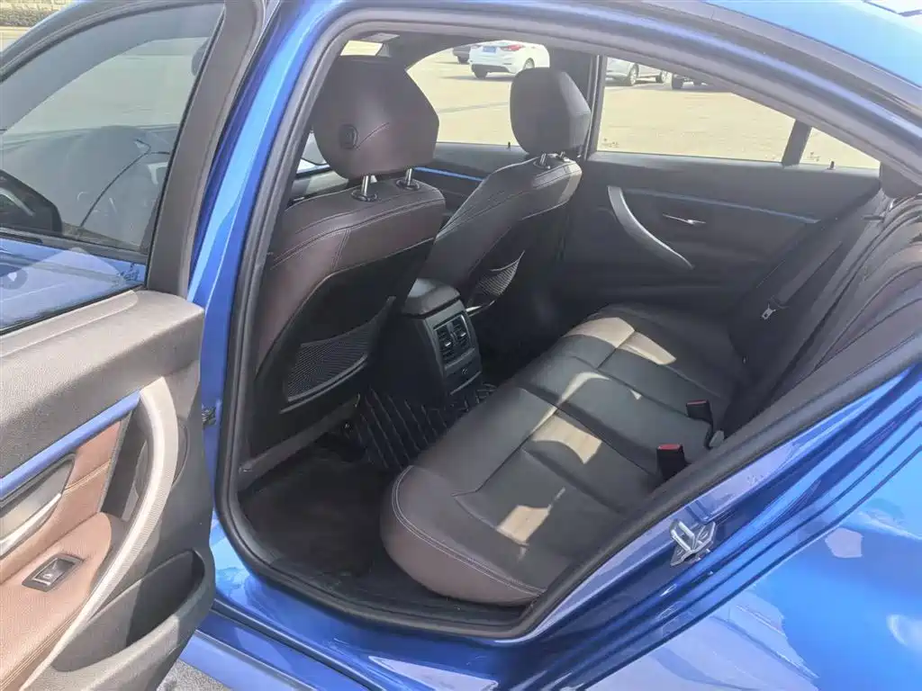 BMW 3 Series 2018 320i M Sport Package фото 12