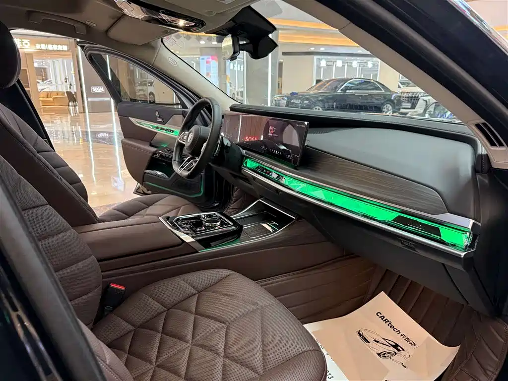 BMW 7 Series 2023 Model 735Li M Sport Package фото 10