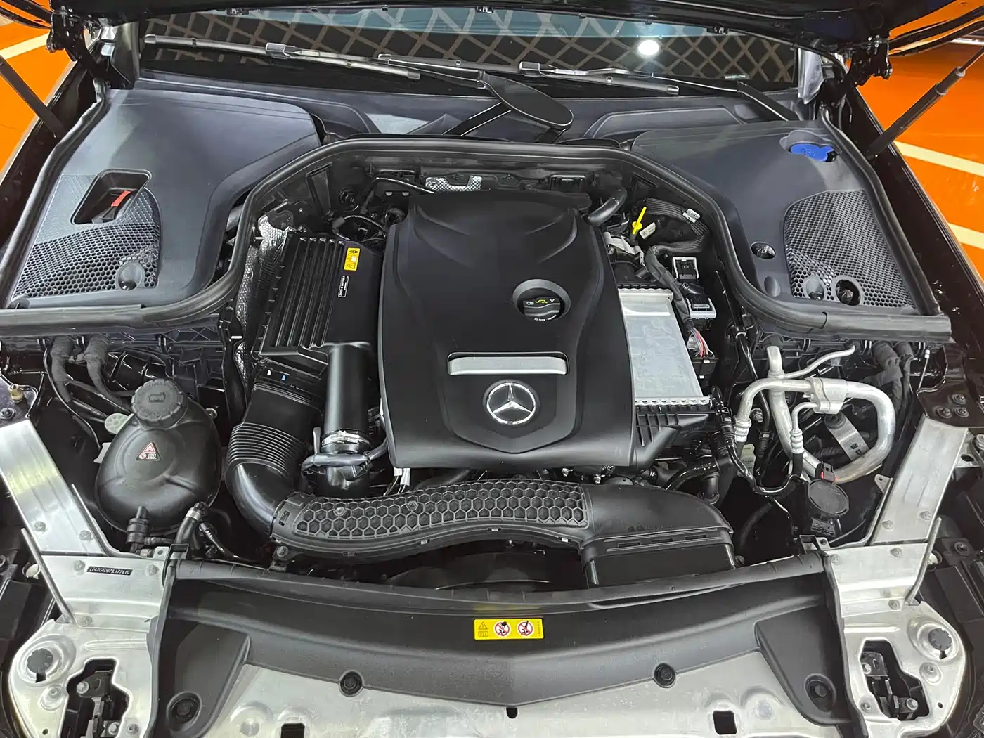 Mercedes-Benz E-Class 2018 E 200 L 4MATIC фото 18