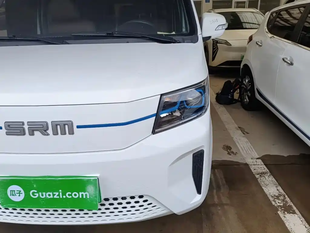 SRM Xinyuan Good Luck 2024 2023 Standard Passenger Vehicle