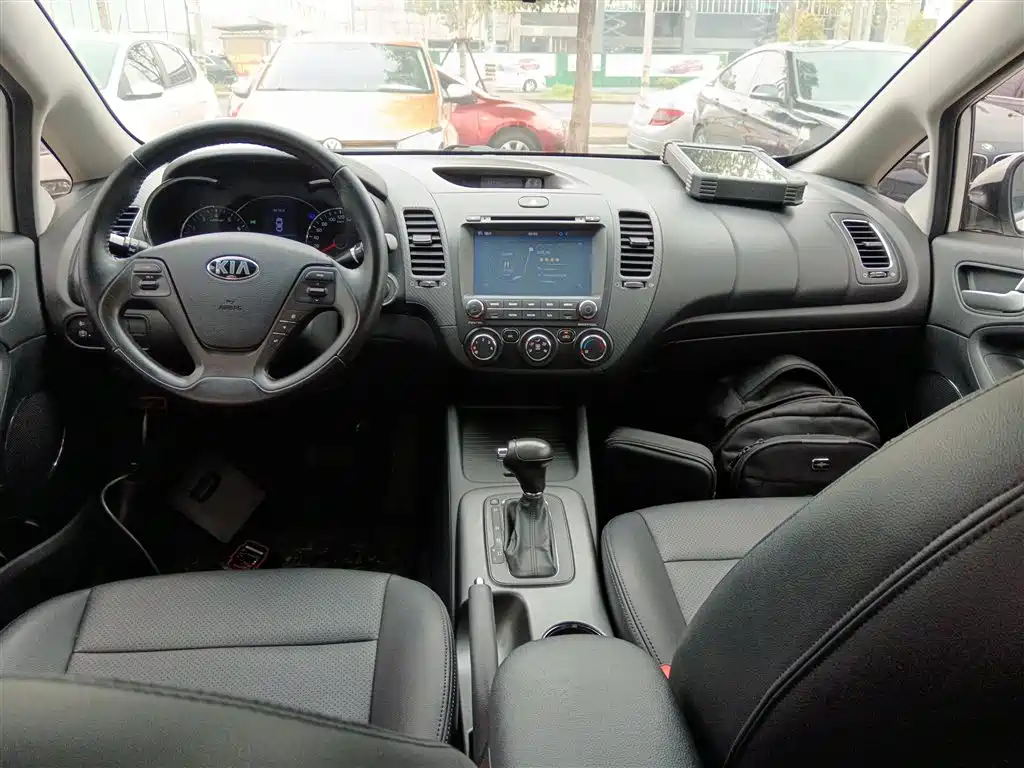 Kia K3 2015 1.6L Automatic GLS фото 10