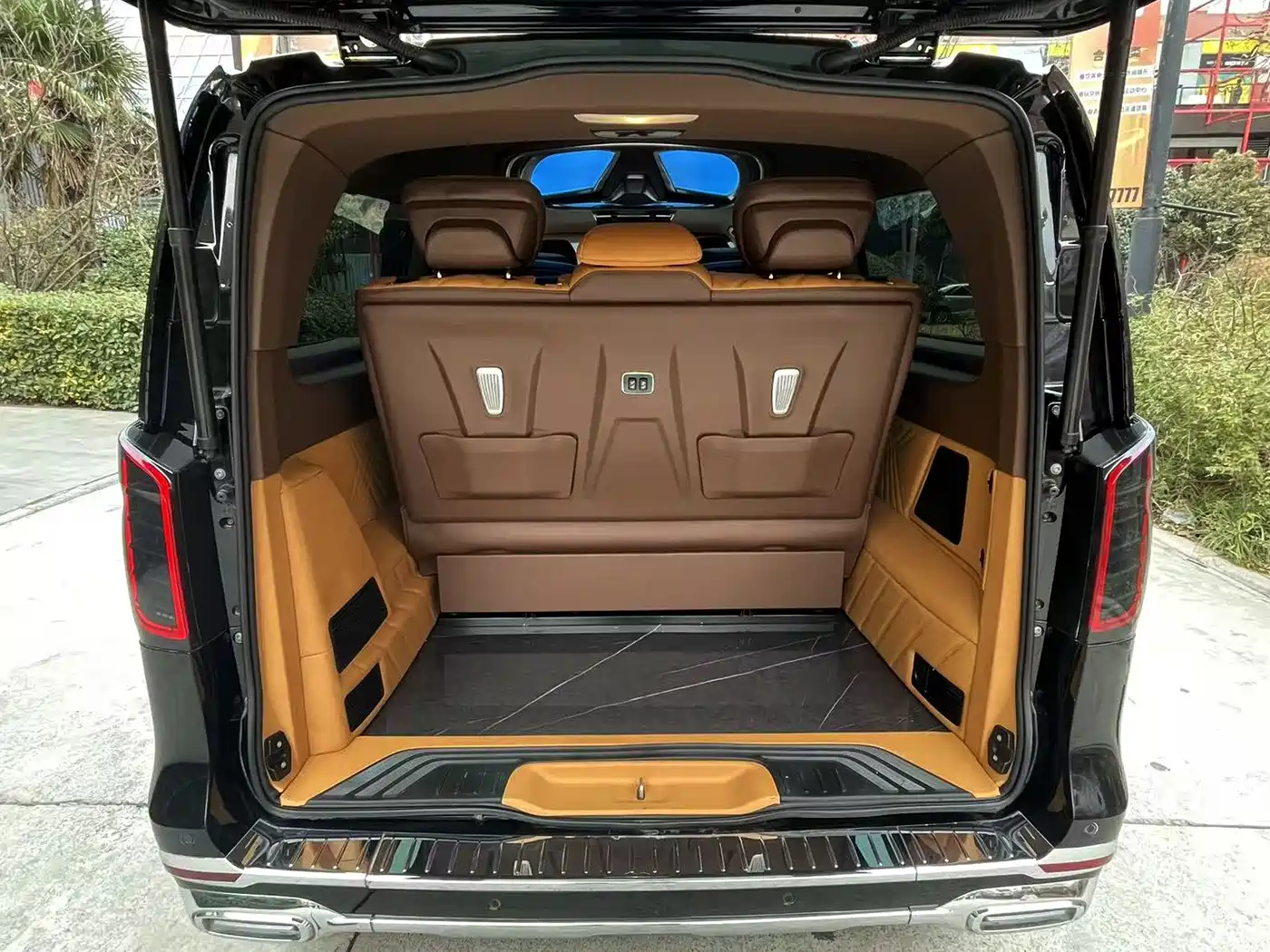 Mercedes-Benz Vito 2023 2.0T Business 7-Seater фото 13