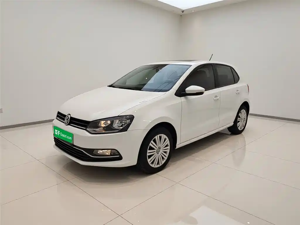 Volkswagen Polo 2016 1.6L Automatic Comfort фото 2