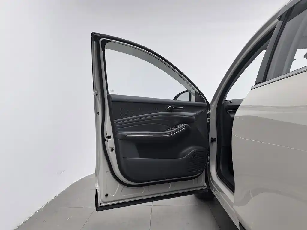 Baojun Yunhai 2025 2026 Model 500km Pure Electric Standard