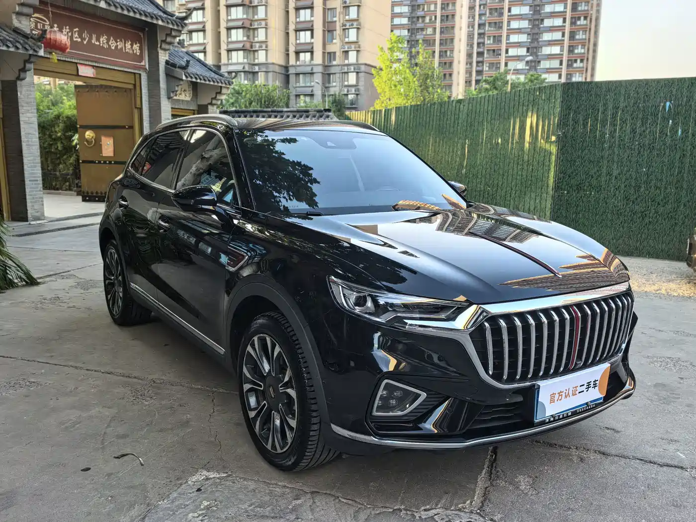 Photo 3 - Hongqi HS5