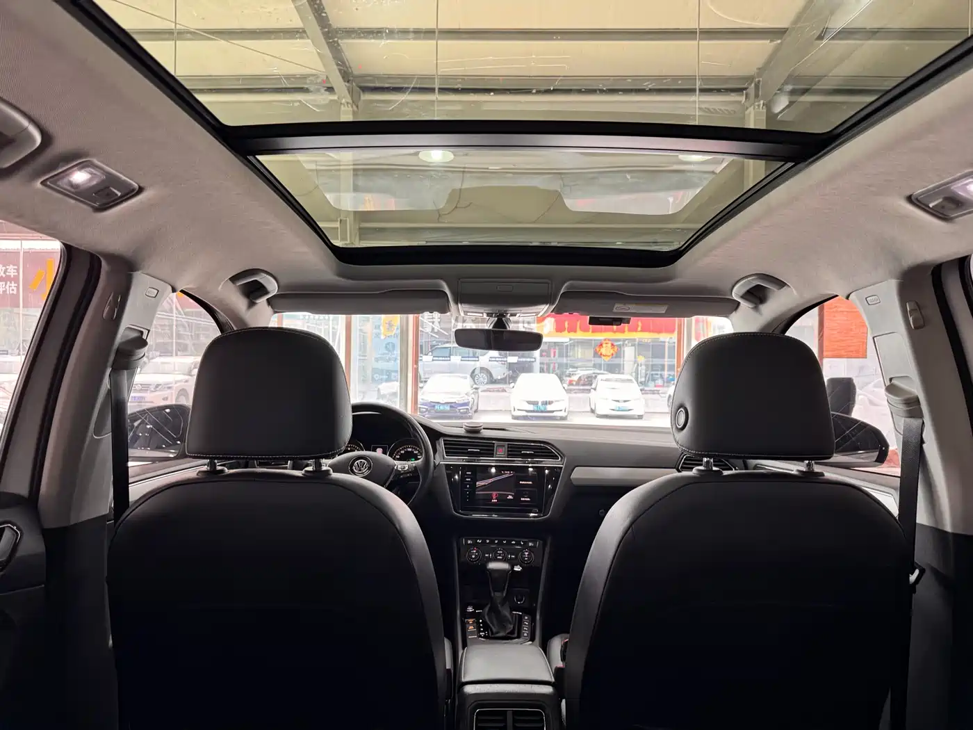 Volkswagen Tiguan L 2019 330TSI Automatic 2WD Smart Luxury Edition China VI фото 18
