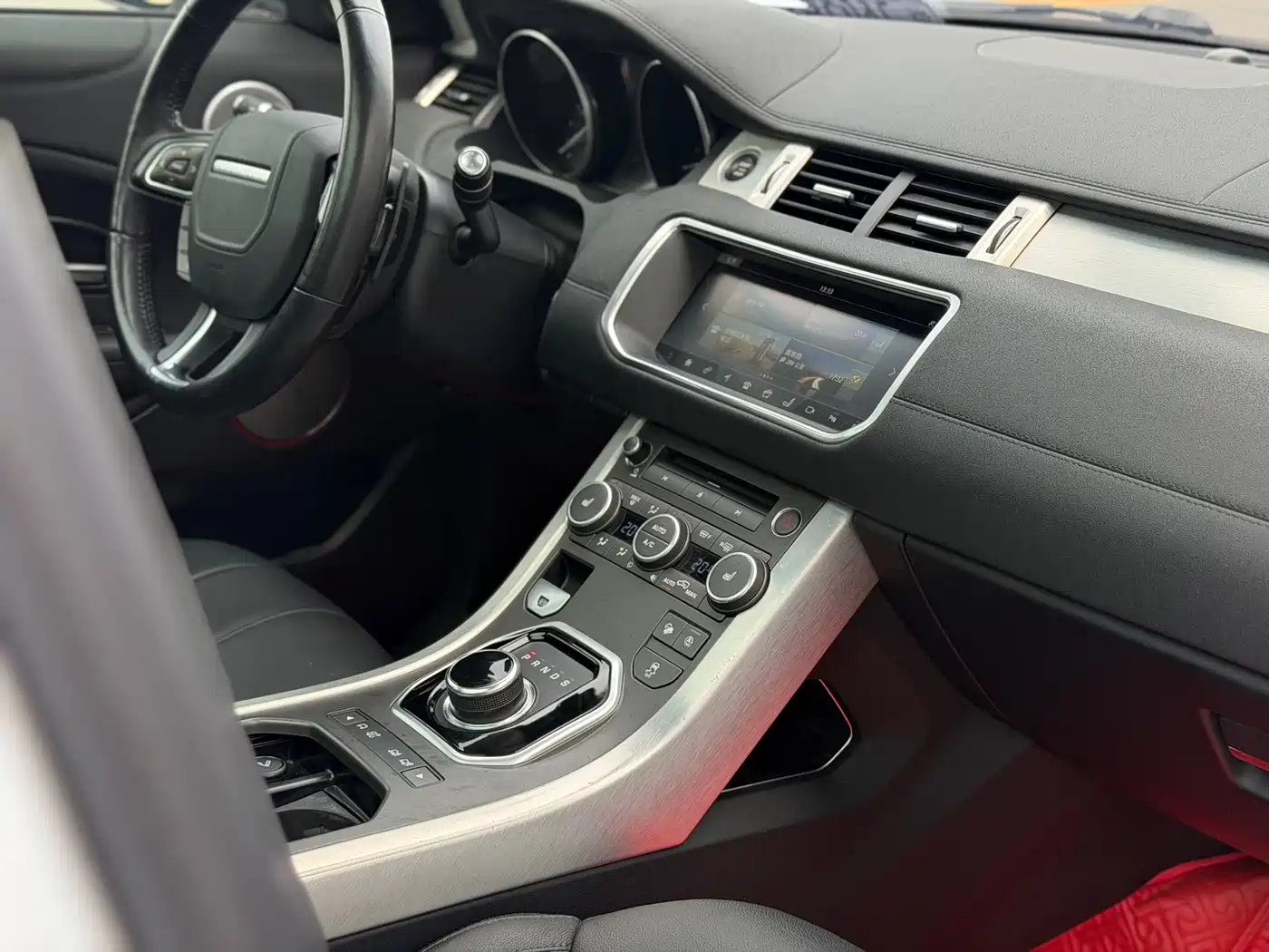 Land Rover Range Rover Evoque 2018 240PS SE Smart Edition фото 18