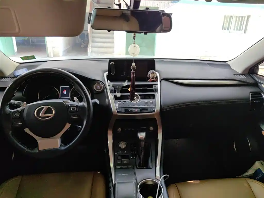 Lexus NX 2018 Model 300 FWD Fengxing Edition фото 6
