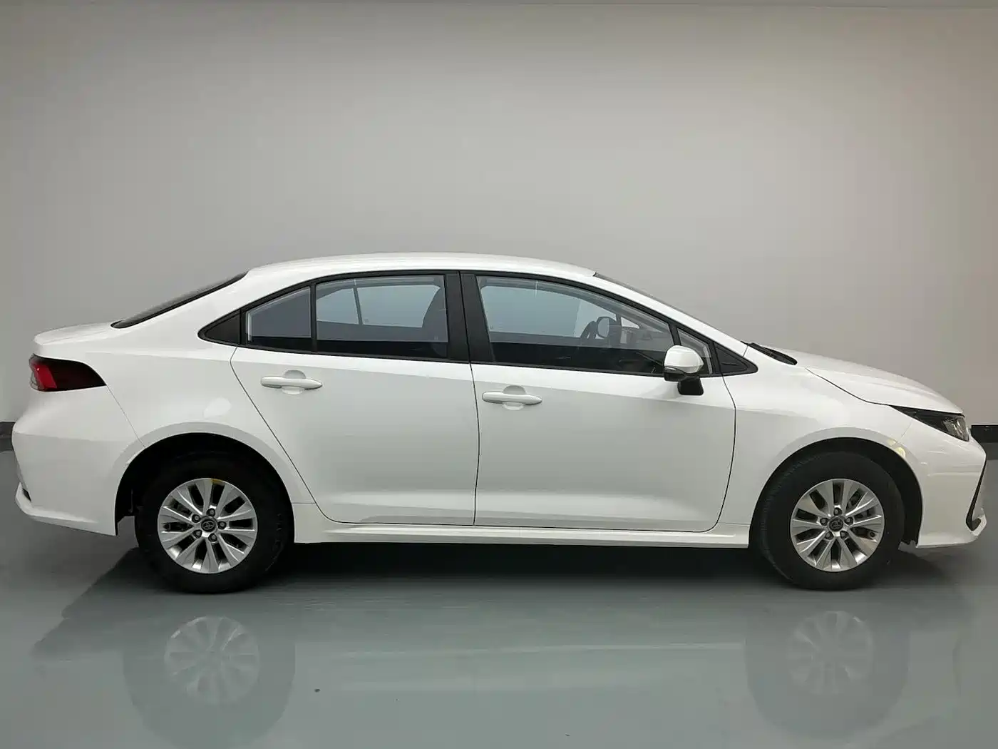 Toyota Corolla 2023 1.2T Pioneer Edition фото 13