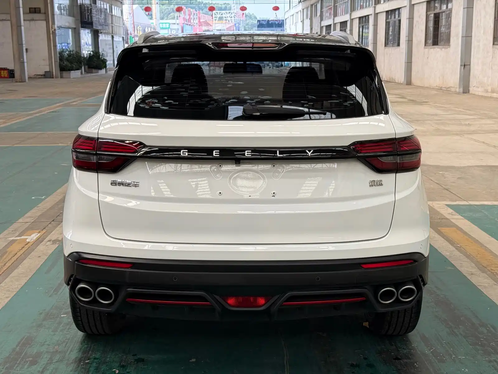Фото 4 - Geely Coolray