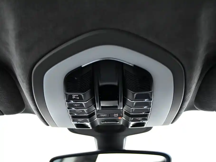Porsche Panamera 2010 Porsche Panamera Turbo 4.8T фото 29