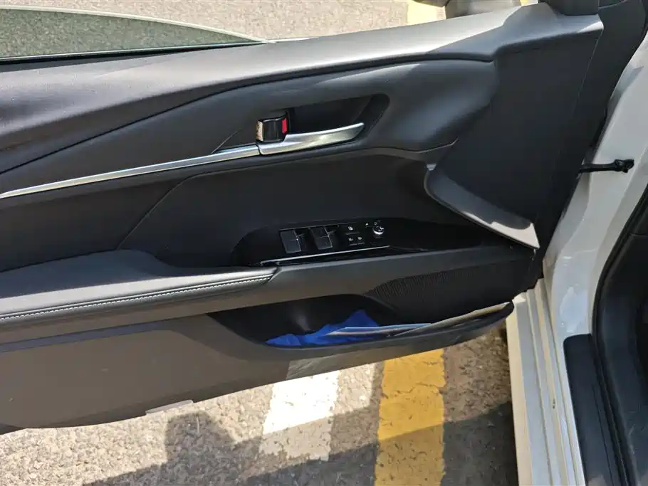 Toyota Camry 2024 2.0E Elite Edition фото 7