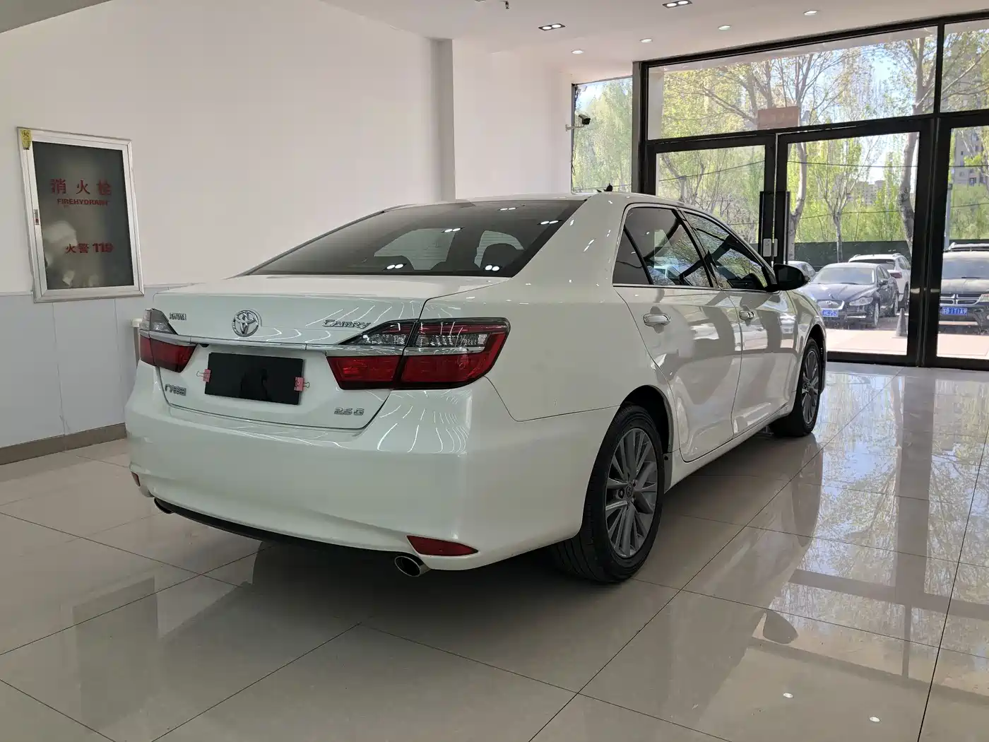 Toyota Camry 2015 2.5G Luxury Navigation Edition фото 26